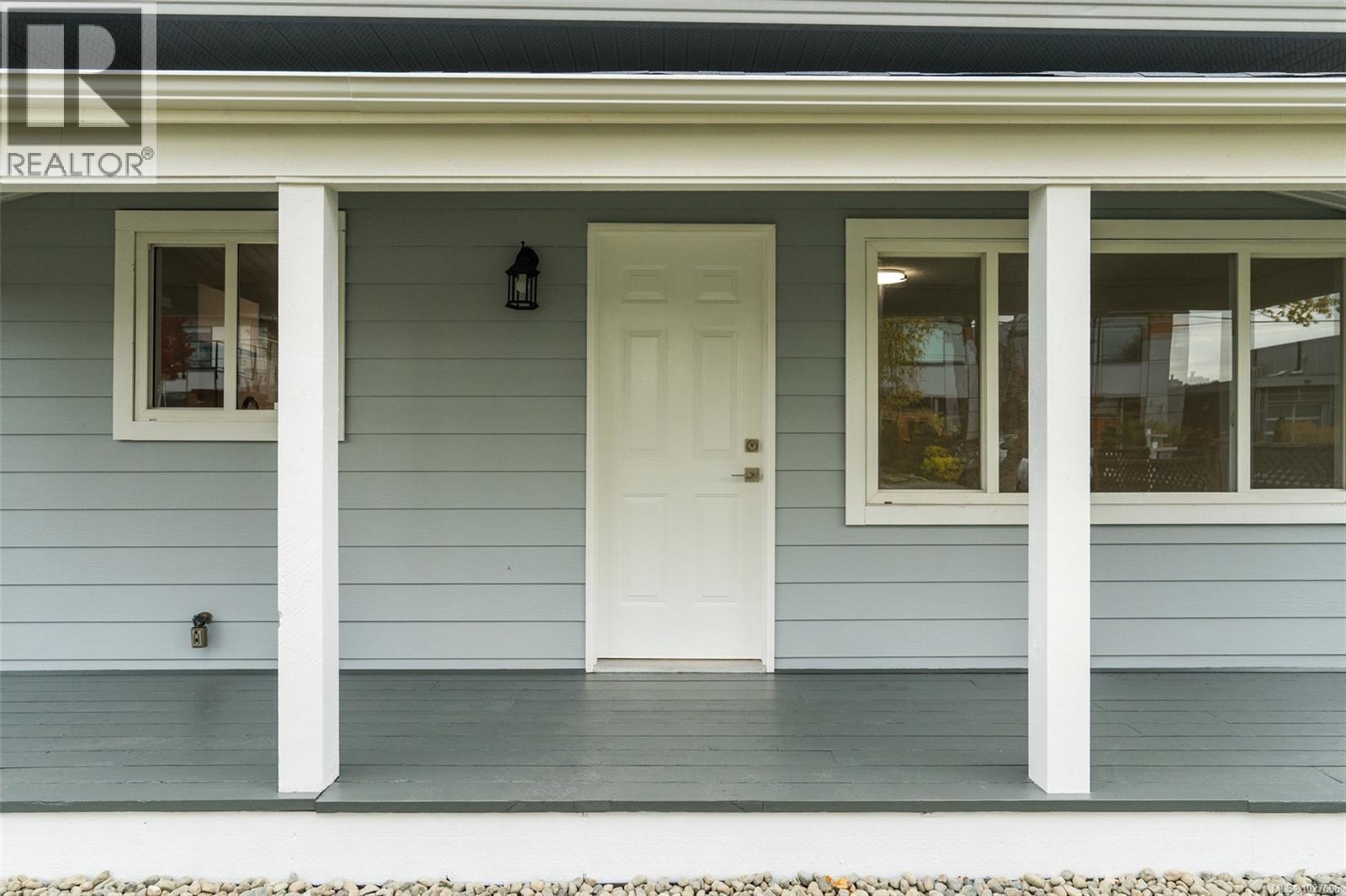 9617 Fourth St, Sidney, British Columbia  V8L 2Y5 - Photo 5 - 1027606