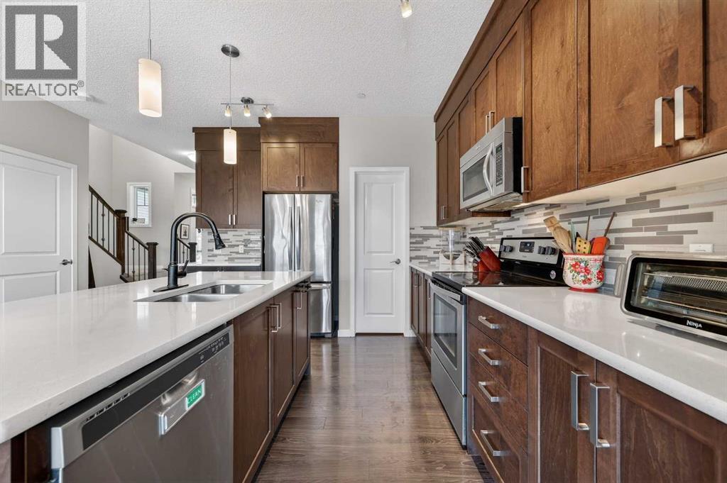 15 Fireside Crescent, Cochrane, Alberta  T4C 2L4 - Photo 8 - A2292524