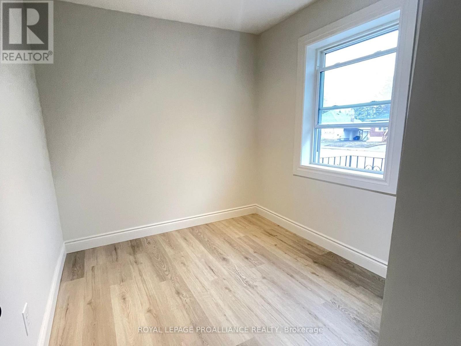 260 Sidney Street, Quinte West, Ontario  K8V 2T6 - Photo 13 - X12876270