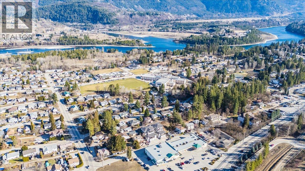 625 11th Avenue Unit# 6, Castlegar, British Columbia  V1N 1J7 - Photo 49 - 10377029