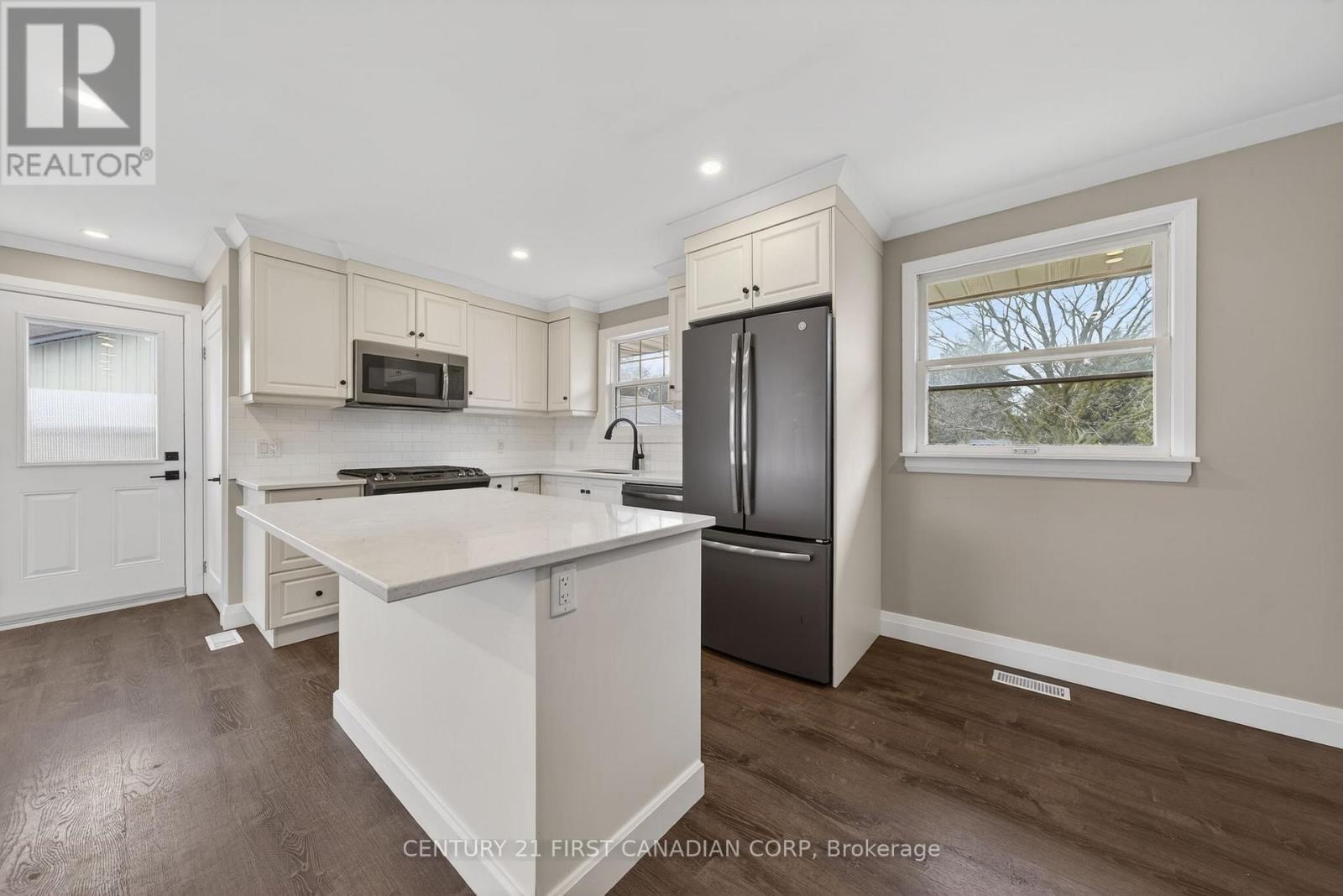 248 Beattie Street, Strathroy-Caradoc, Ontario  N7G 2X3 - Photo 10 - X12876386