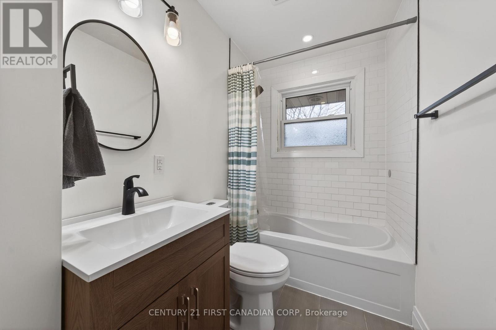 248 Beattie Street, Strathroy-Caradoc, Ontario  N7G 2X3 - Photo 16 - X12876386