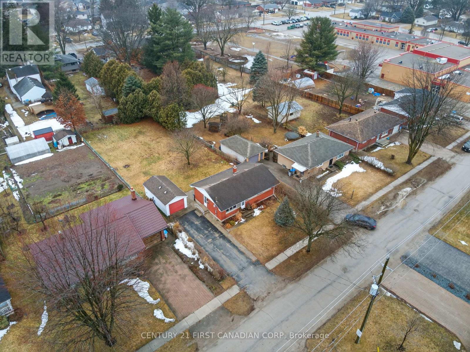 248 Beattie Street, Strathroy-Caradoc, Ontario  N7G 2X3 - Photo 4 - X12876386