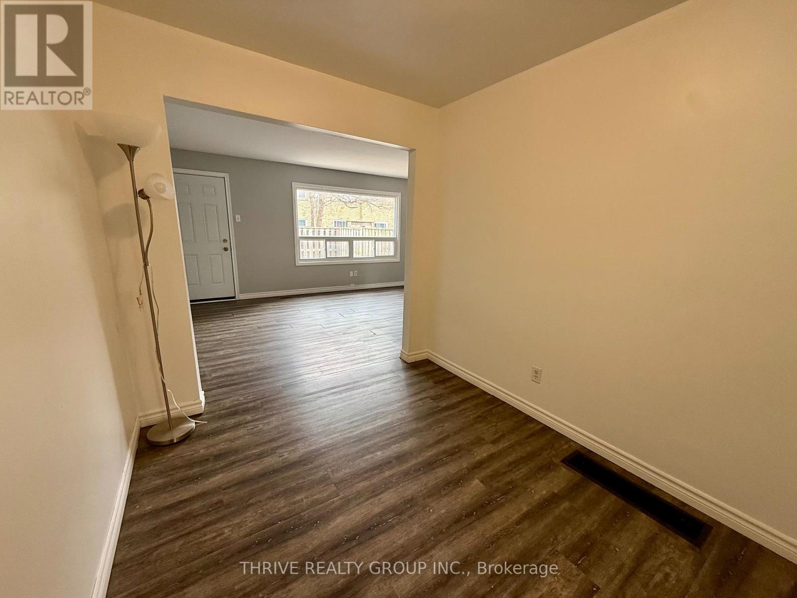 161 Toulon Crescent, London East, Ontario  N5V 1J4 - Photo 3 - X12876432