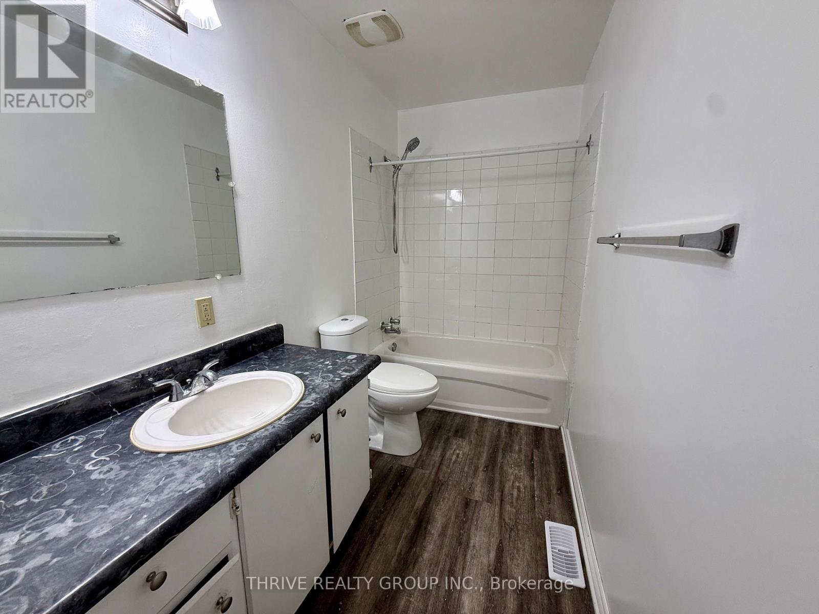 161 Toulon Crescent, London East, Ontario  N5V 1J4 - Photo 8 - X12876432