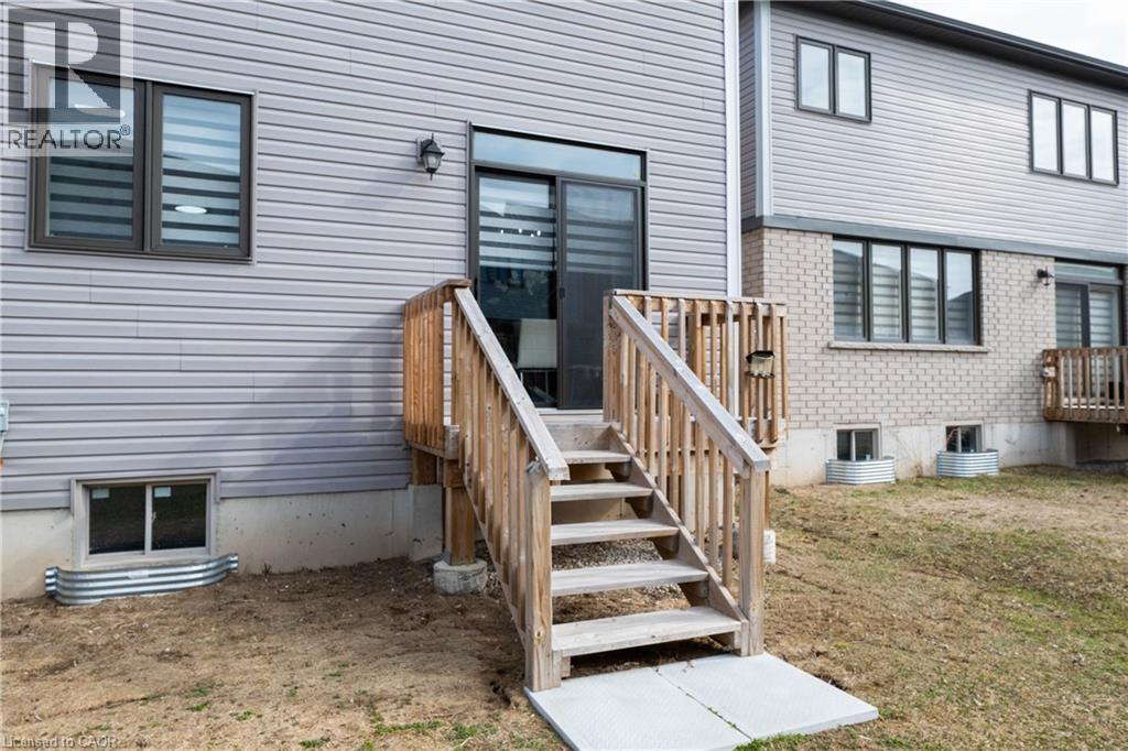 406 Dolman Street, Breslau, Ontario  N0B 1M0 - Photo 32 - 40811668