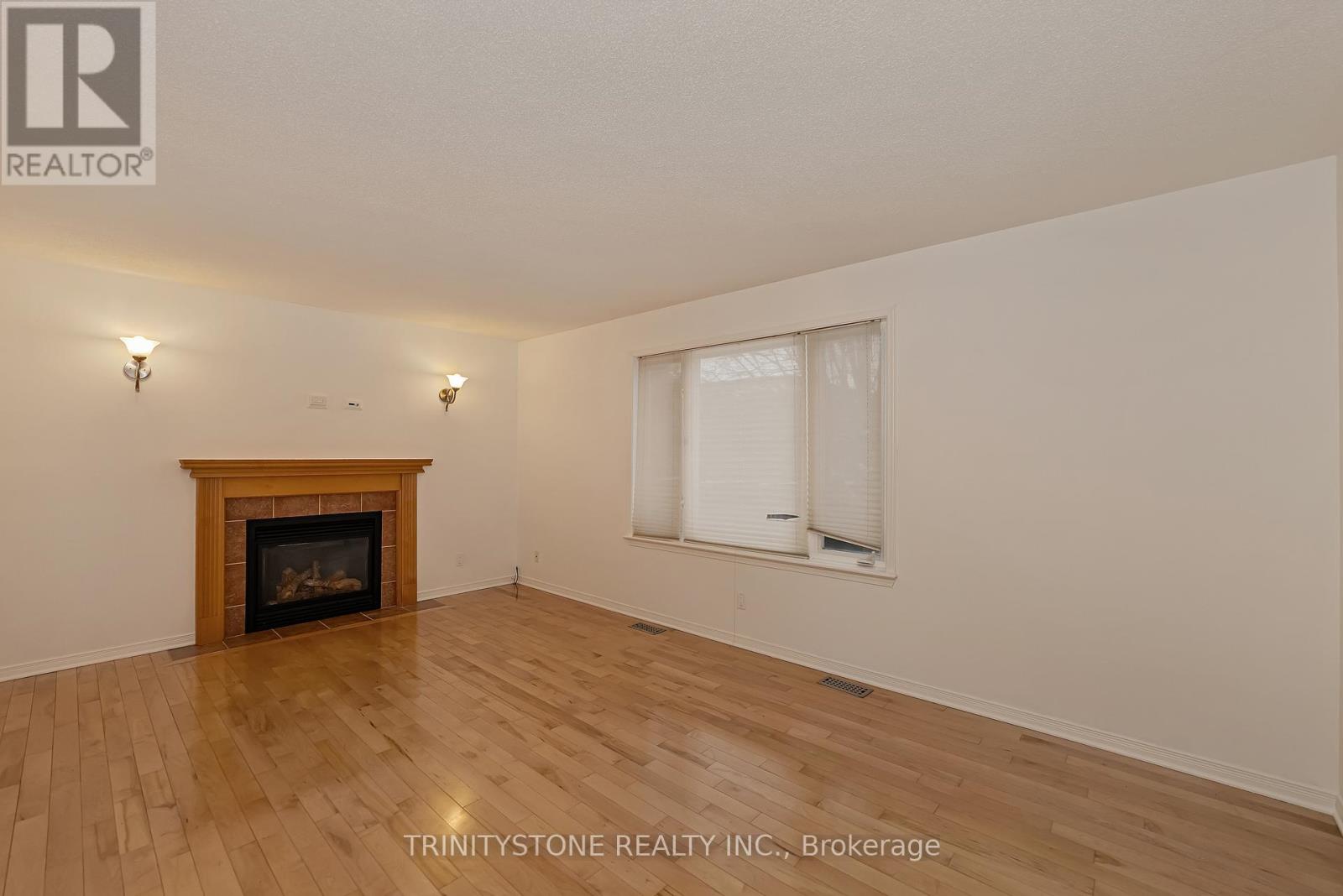 145 Arrowwood Drive, Ottawa, Ontario  K2S 2G3 - Photo 18 - X12876280