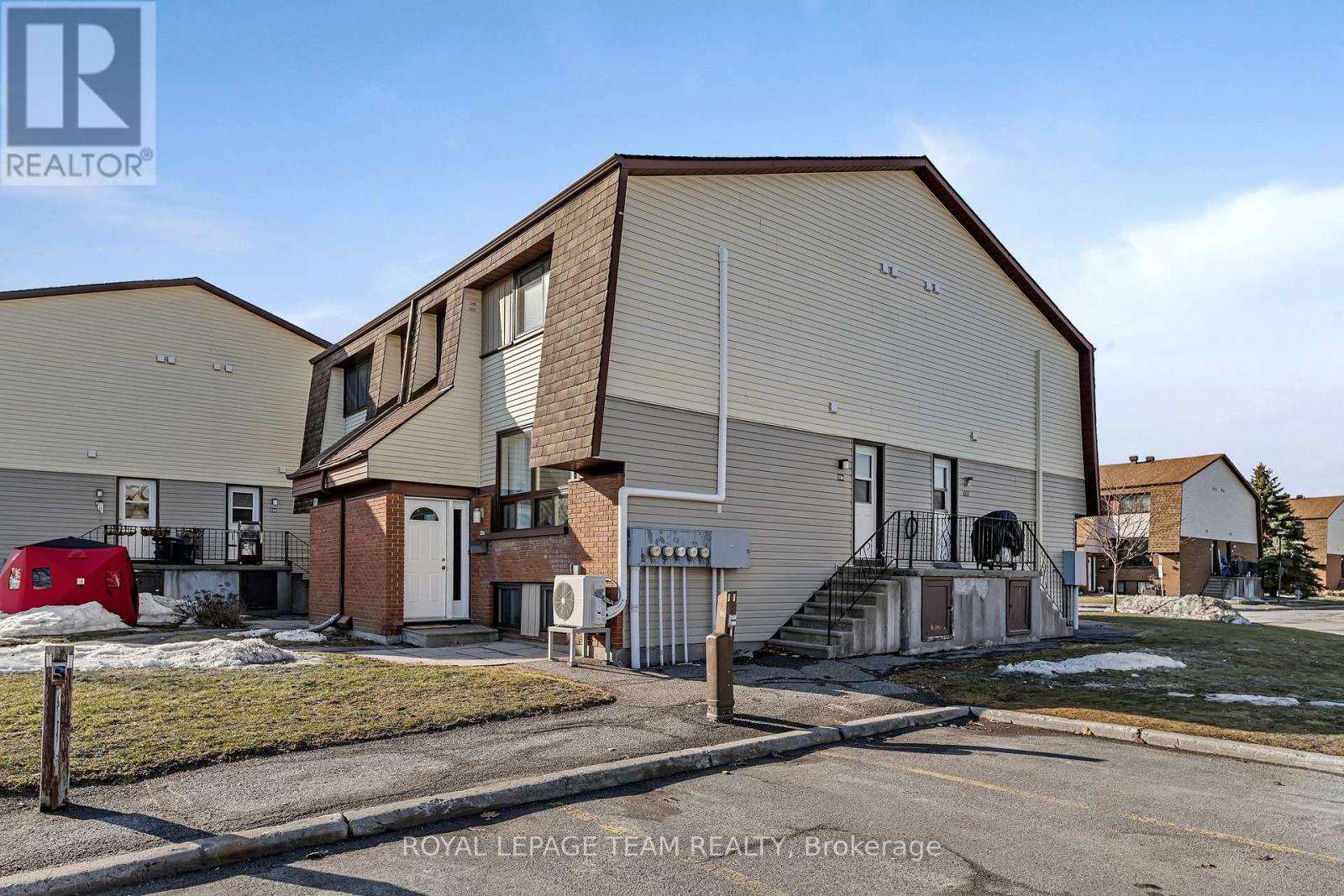 23a Woodvale Green, Ottawa, Ontario  K2G 4H3 - Photo 2 - X12876316