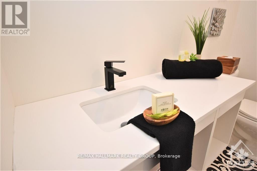 368 Chapel Street, Ottawa, Ontario  K1N 7Z6 - Photo 21 - X12876400