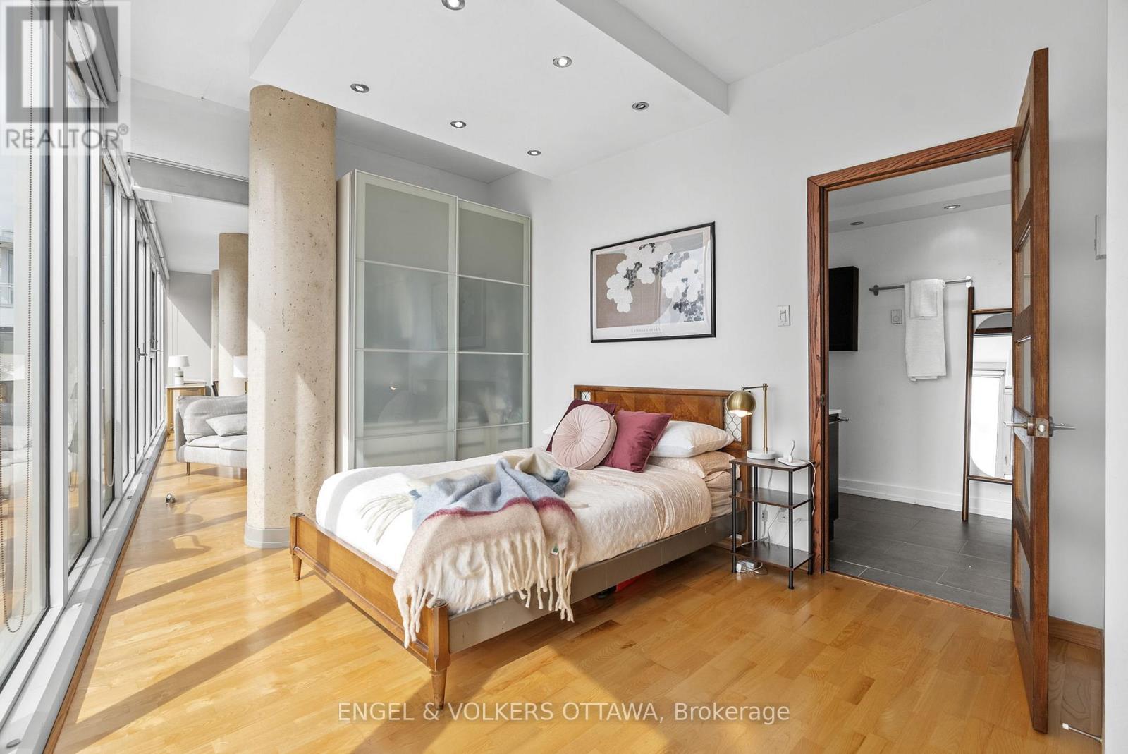 823 - 349 Mcleod Street, Ottawa, Ontario  K2P 0S1 - Photo 17 - X12876436