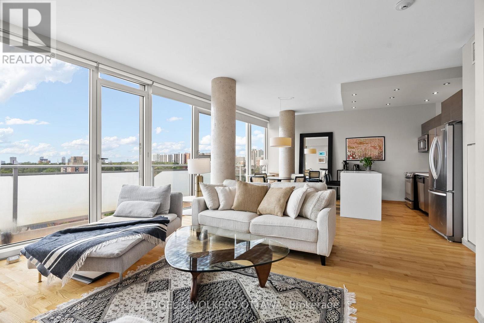 823 - 349 Mcleod Street, Ottawa, Ontario  K2P 0S1 - Photo 2 - X12876436