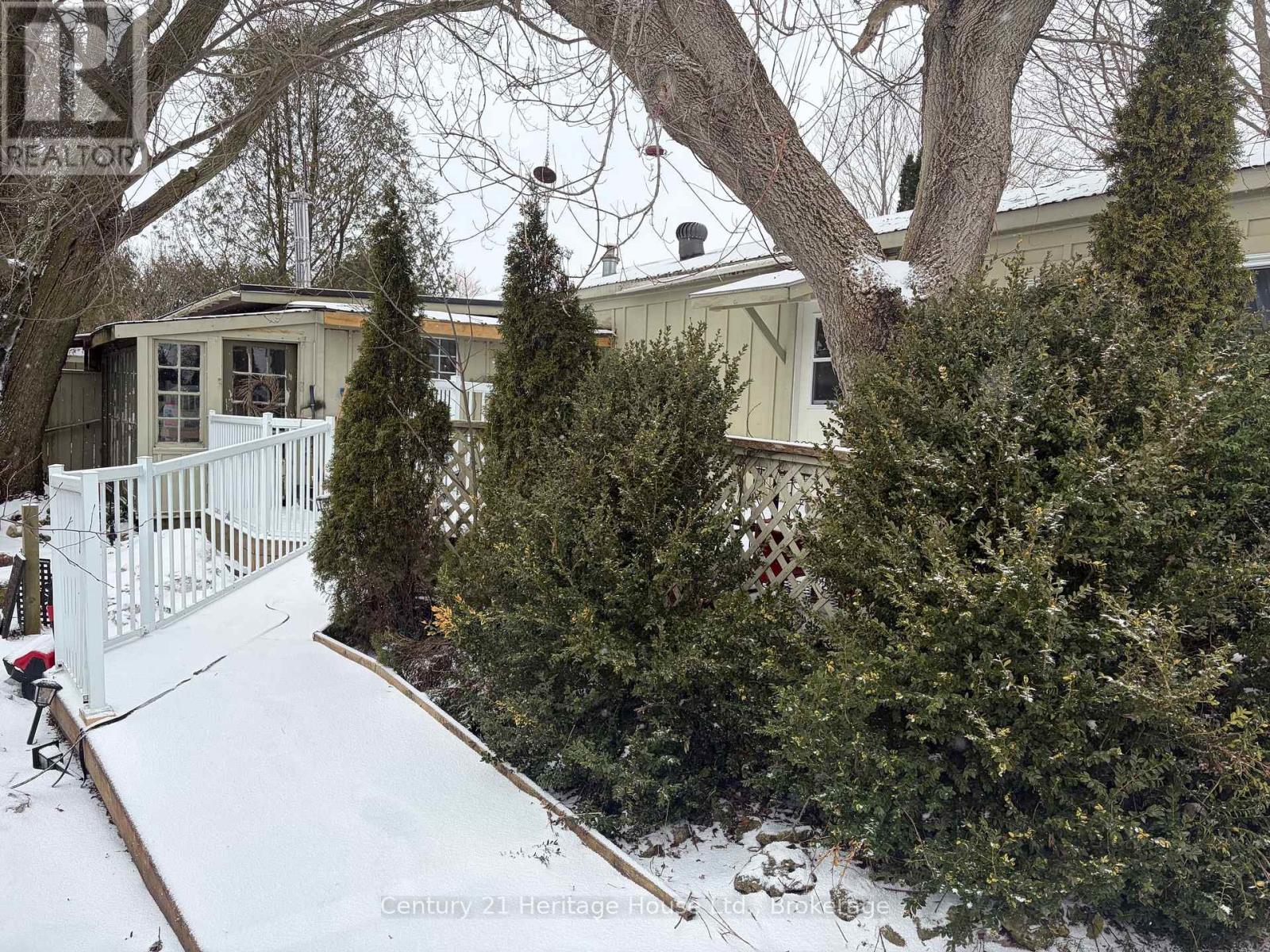 Unit 17  -302694 Douglas Street W, West Grey, Ontario  N0G 1R0 - Photo 3 - X12797560