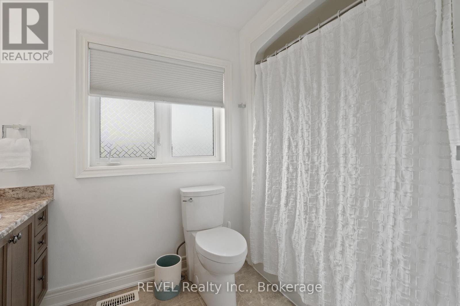 1018 Kerby Street, Fort Erie (Crescent Park), Ontario  L2A 0B9 - Photo 10 - X12876428