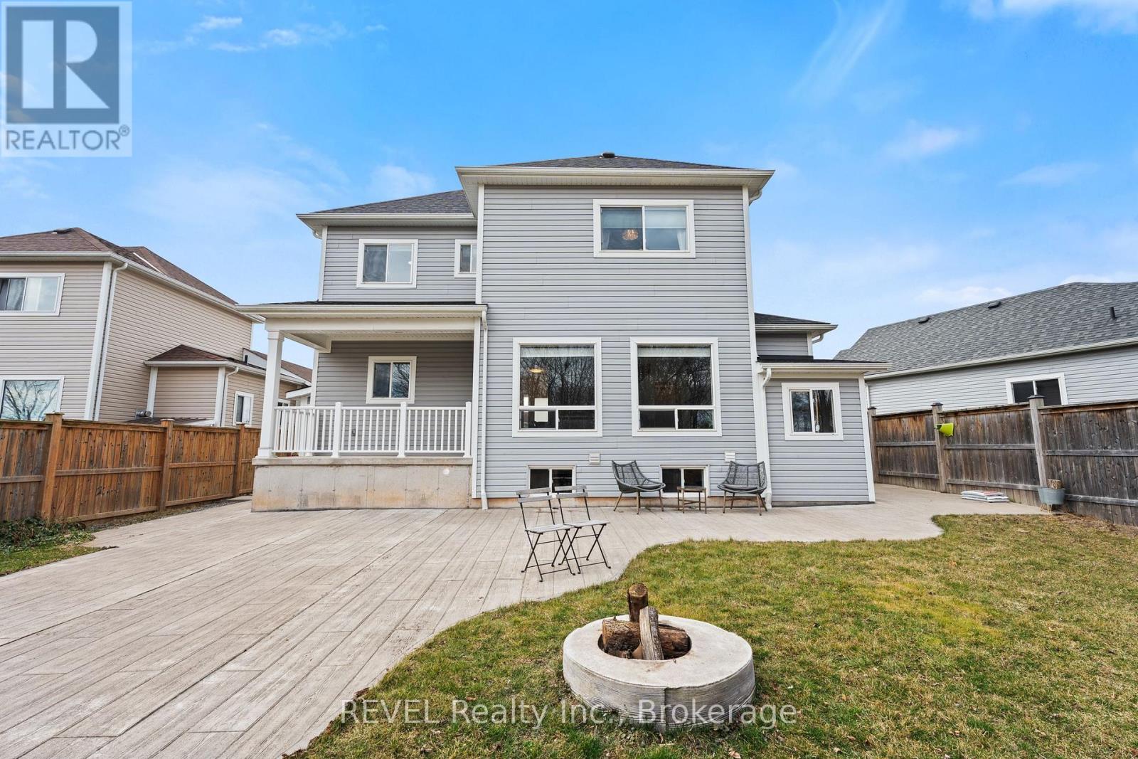 1018 Kerby Street, Fort Erie (Crescent Park), Ontario  L2A 0B9 - Photo 2 - X12876428