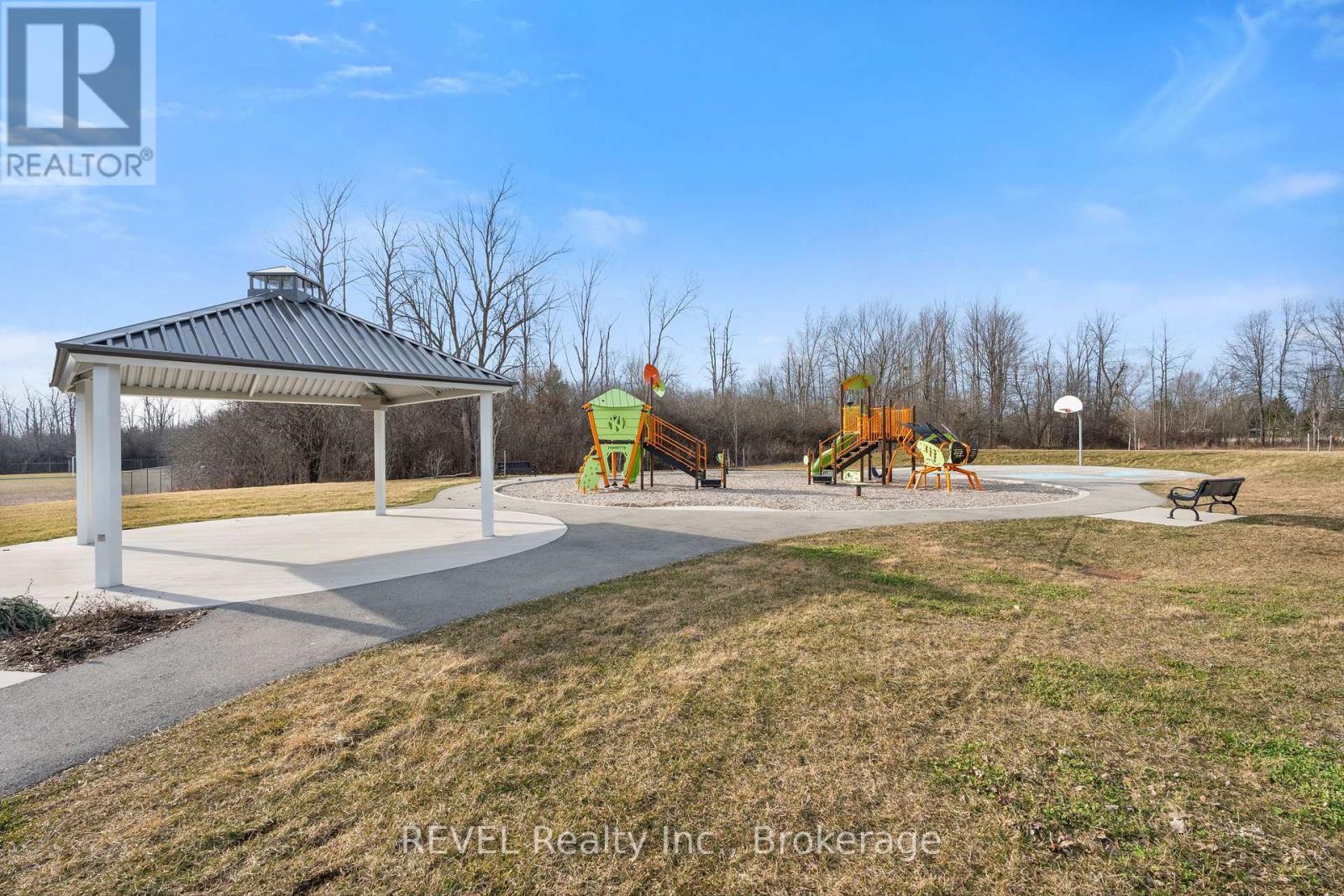 1018 Kerby Street, Fort Erie (Crescent Park), Ontario  L2A 0B9 - Photo 25 - X12876428