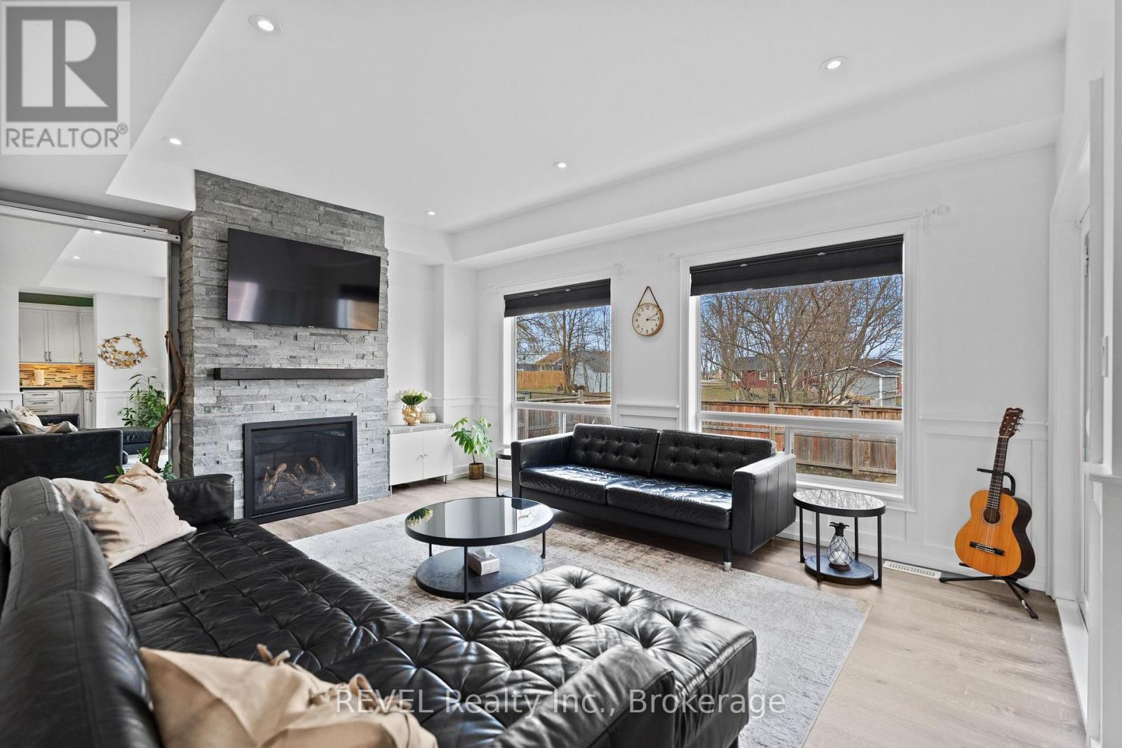 1018 Kerby Street, Fort Erie (Crescent Park), Ontario  L2A 0B9 - Photo 4 - X12876428