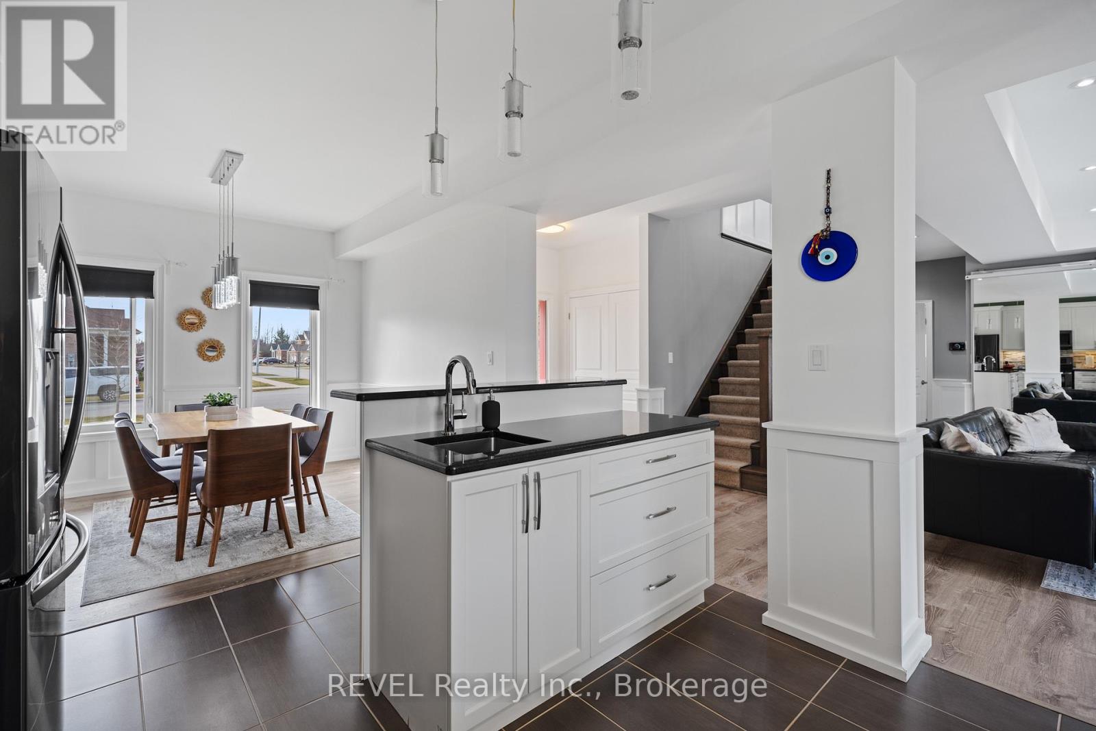 1018 Kerby Street, Fort Erie (Crescent Park), Ontario  L2A 0B9 - Photo 6 - X12876428