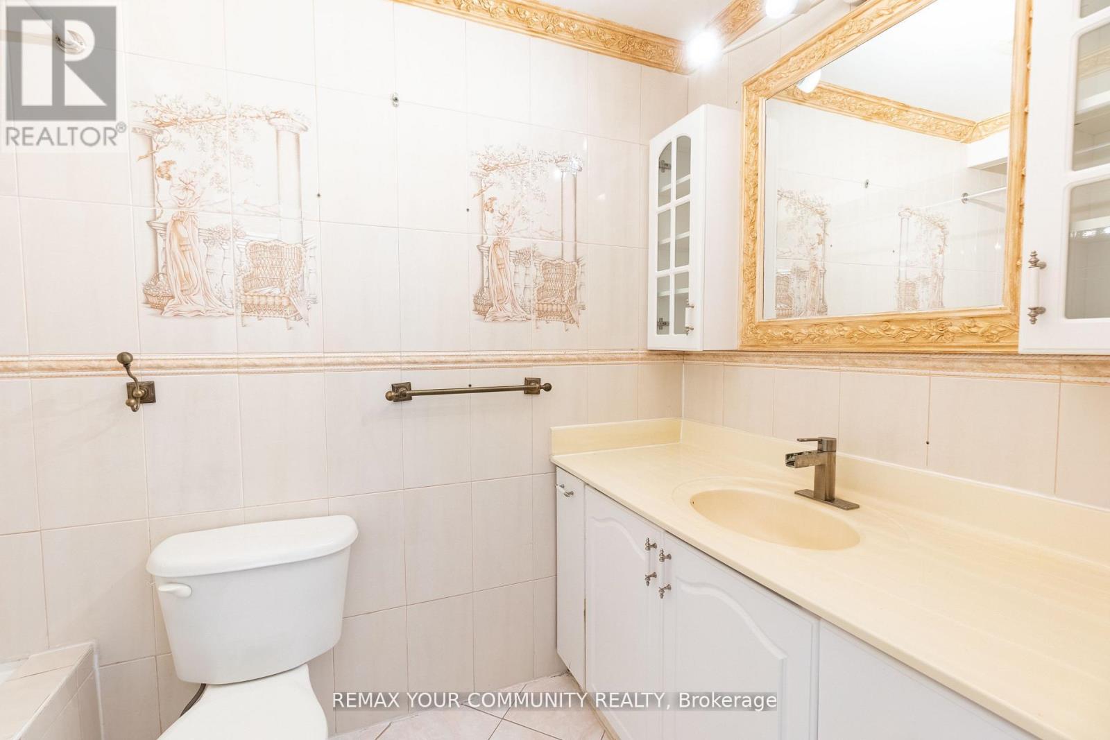 32 Marbury Crescent, Toronto (Parkwoods-Donalda), Ontario  M3A 2G2 - Photo 16 - C12876268