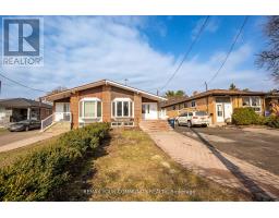 32 MARBURY CRESCENT, Toronto, Ontario