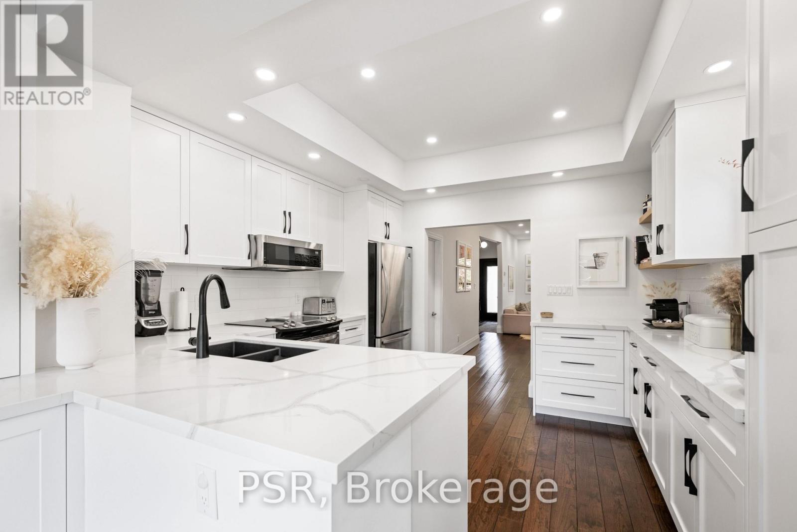 Main & Upper Floors - 183 Westmount Avenue, Toronto (Oakwood Village), Ontario  M6E 3M6 - Photo 14 - C12876312