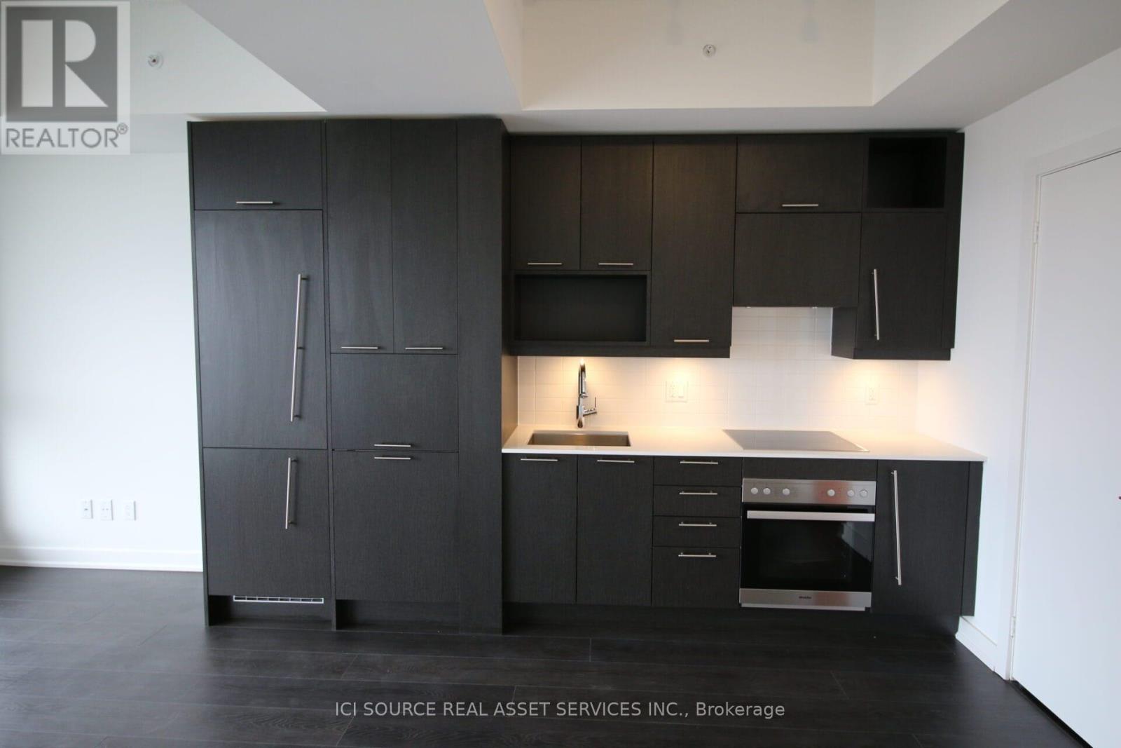 1801 - 199 Richmond Street, Toronto (Waterfront Communities), Ontario  M5V 0H4 - Photo 2 - C12876402