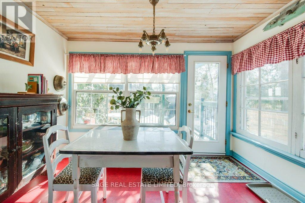 25 Helena Avenue, Toronto, Ontario  M6G 2H3 - Photo 14 - C12876420