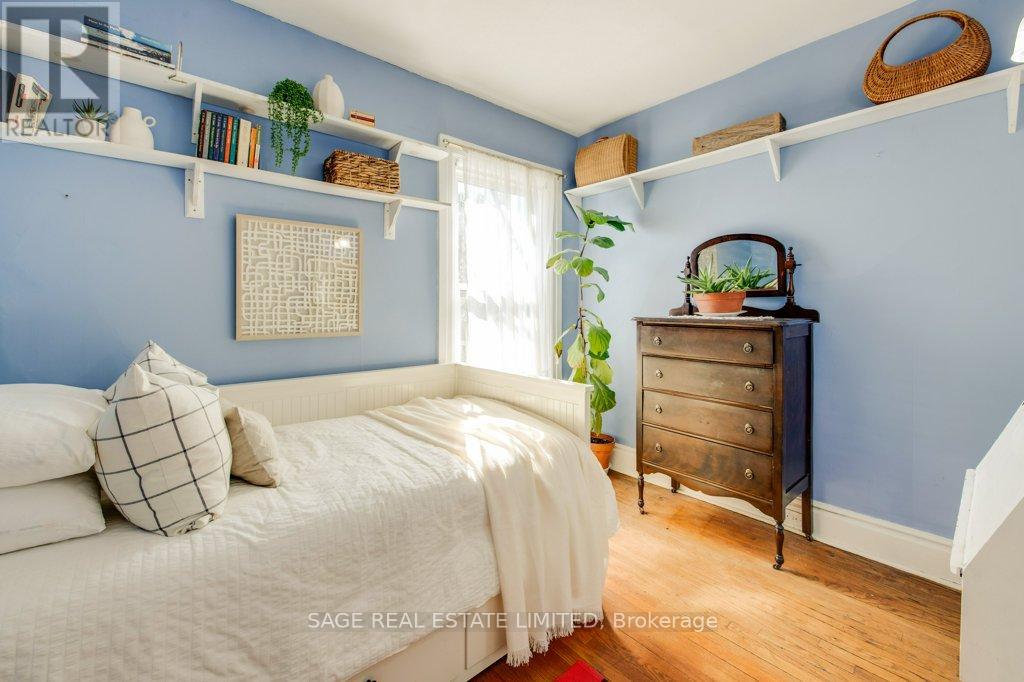 25 Helena Avenue, Toronto, Ontario  M6G 2H3 - Photo 27 - C12876420