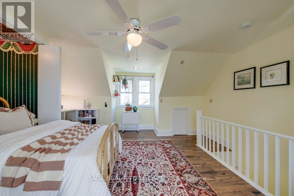 25 Helena Avenue, Toronto, Ontario  M6G 2H3 - Photo 32 - C12876420