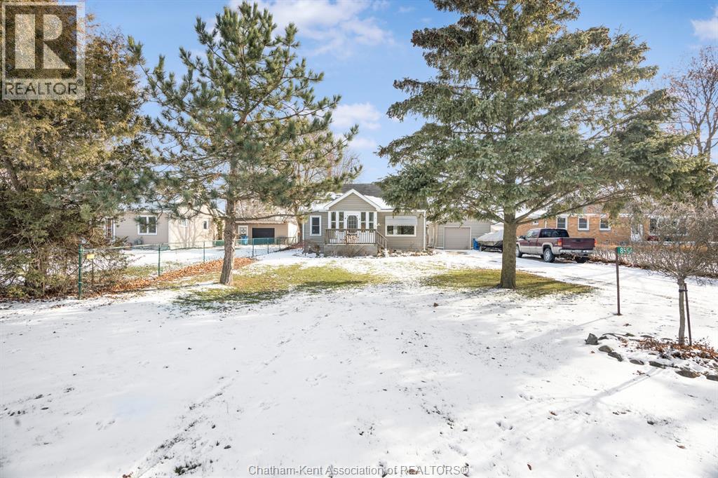 8554 Middle Line, Charing Cross, Ontario  N0P 1G0 - Photo 4 - 25031187