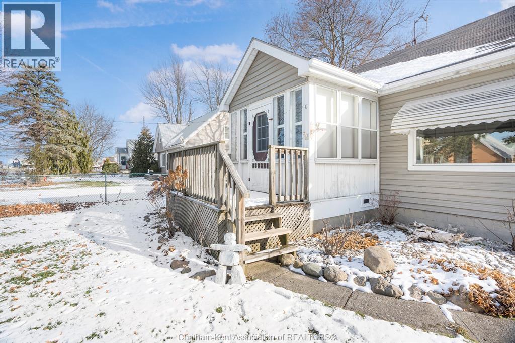 8554 Middle Line, Charing Cross, Ontario  N0P 1G0 - Photo 2 - 25031187