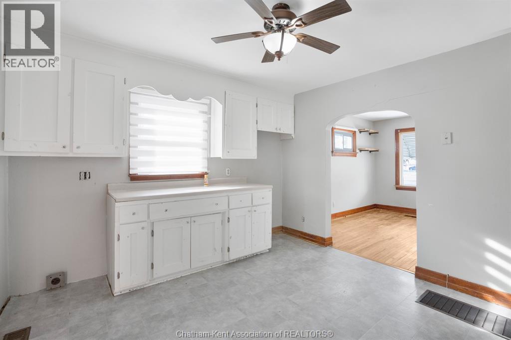 8554 Middle Line, Charing Cross, Ontario  N0P 1G0 - Photo 11 - 25031187