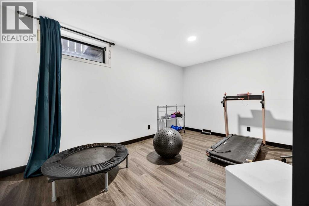 100 Strathcona Close Sw, Calgary, Alberta  T3H 1L3 - Photo 31 - A2289966