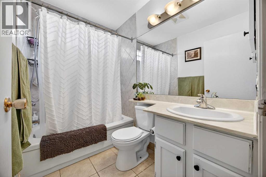 100 Strathcona Close Sw, Calgary, Alberta  T3H 1L3 - Photo 24 - A2289966