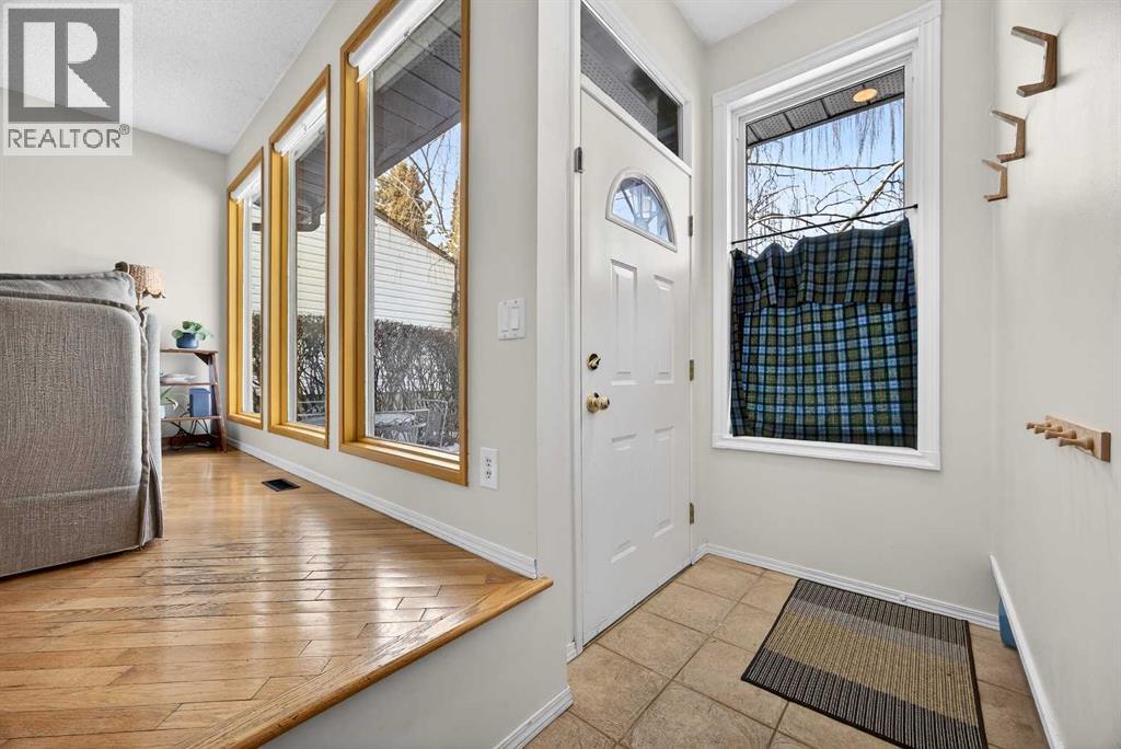 100 Strathcona Close Sw, Calgary, Alberta  T3H 1L3 - Photo 4 - A2289966