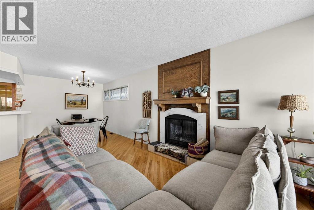 100 Strathcona Close Sw, Calgary, Alberta  T3H 1L3 - Photo 7 - A2289966