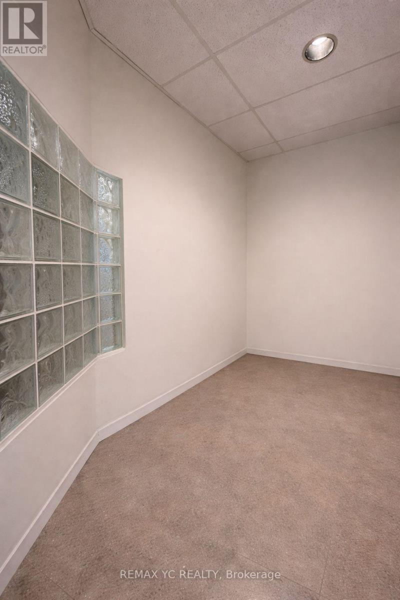 101 - 1960 Yonge Street, Toronto, Ontario  M4S 1Z7 - Photo 11 - C12856094