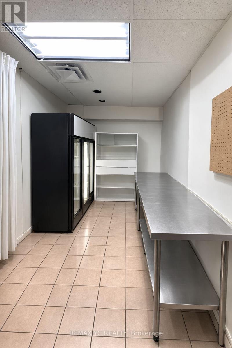 101 - 1960 Yonge Street, Toronto, Ontario  M4S 1Z7 - Photo 12 - C12856094