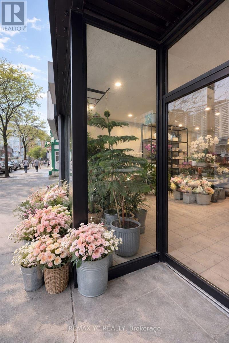 101 - 1960 Yonge Street, Toronto, Ontario  M4S 1Z7 - Photo 4 - C12856094