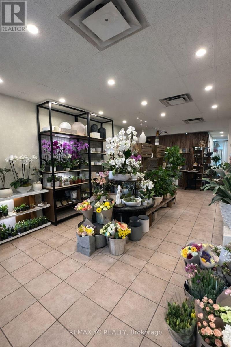 101 - 1960 Yonge Street, Toronto, Ontario  M4S 1Z7 - Photo 8 - C12856094