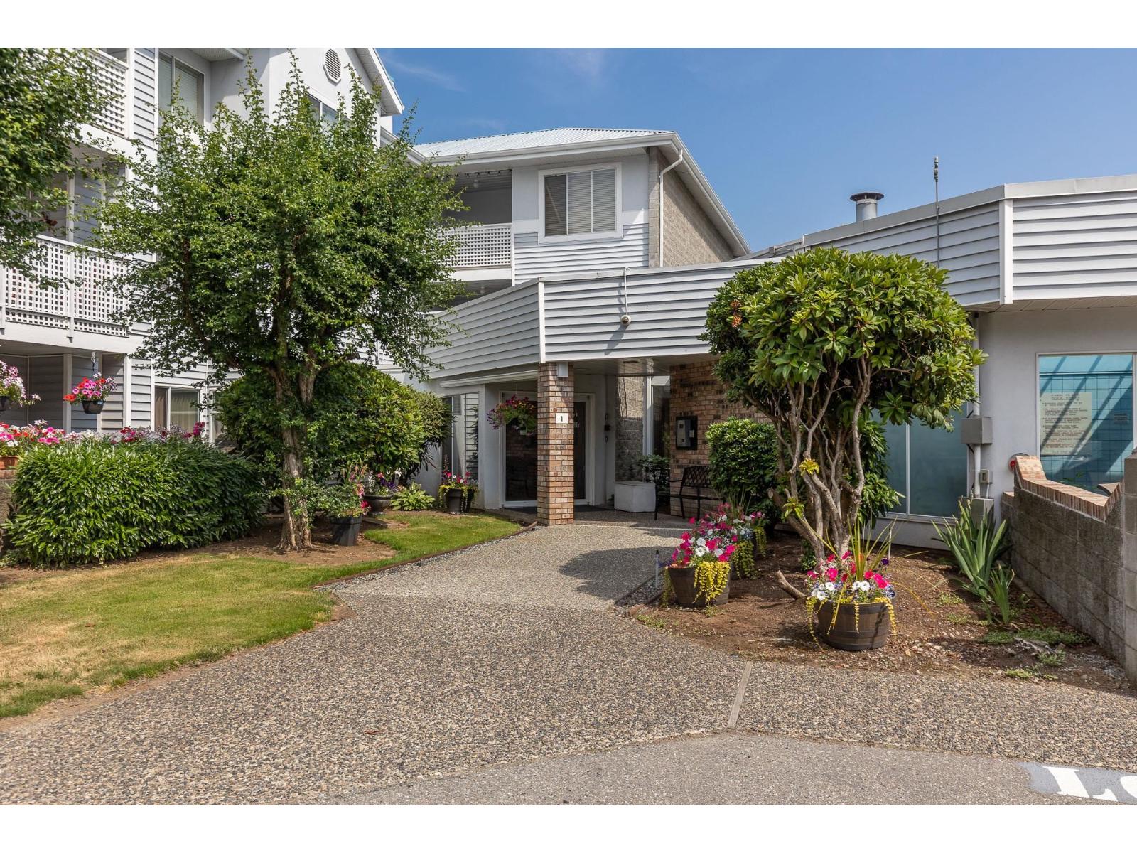 307 32823 Landeau Place, Abbotsford, British Columbia  V2S 6S6 - Photo 4 - R3099141