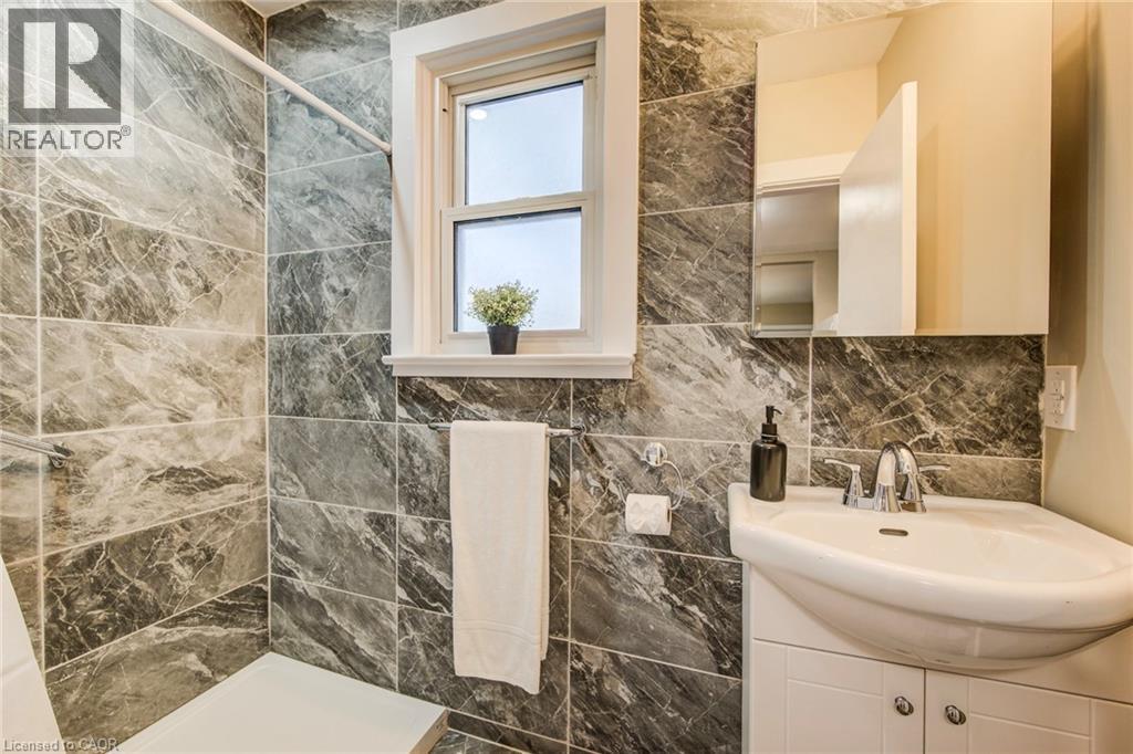 483 Ephraim Street, Kitchener, Ontario  N2B 2C5 - Photo 22 - 40804757