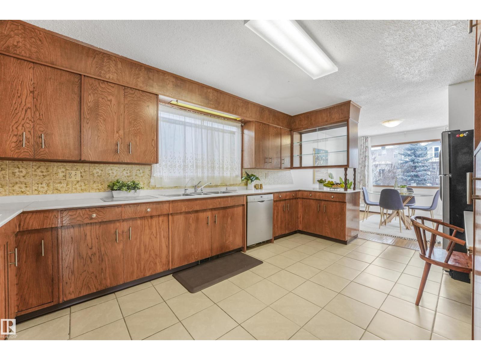 8016 73 St Nw, Edmonton, Alberta  T6B 1Z8 - Photo 21 - E4477080