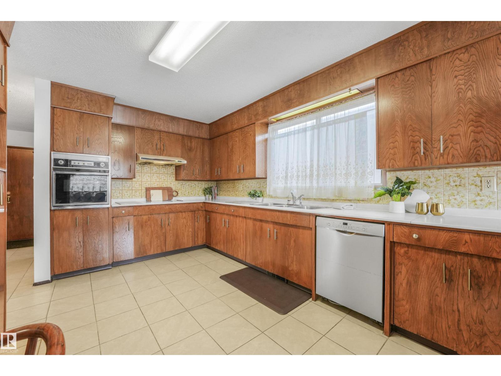 8016 73 St Nw, Edmonton, Alberta  T6B 1Z8 - Photo 24 - E4477080