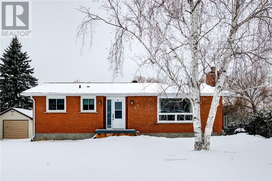 271 Albert Street, Azilda, Ontario  P0M 1B0 - Photo 1 - 2126784
