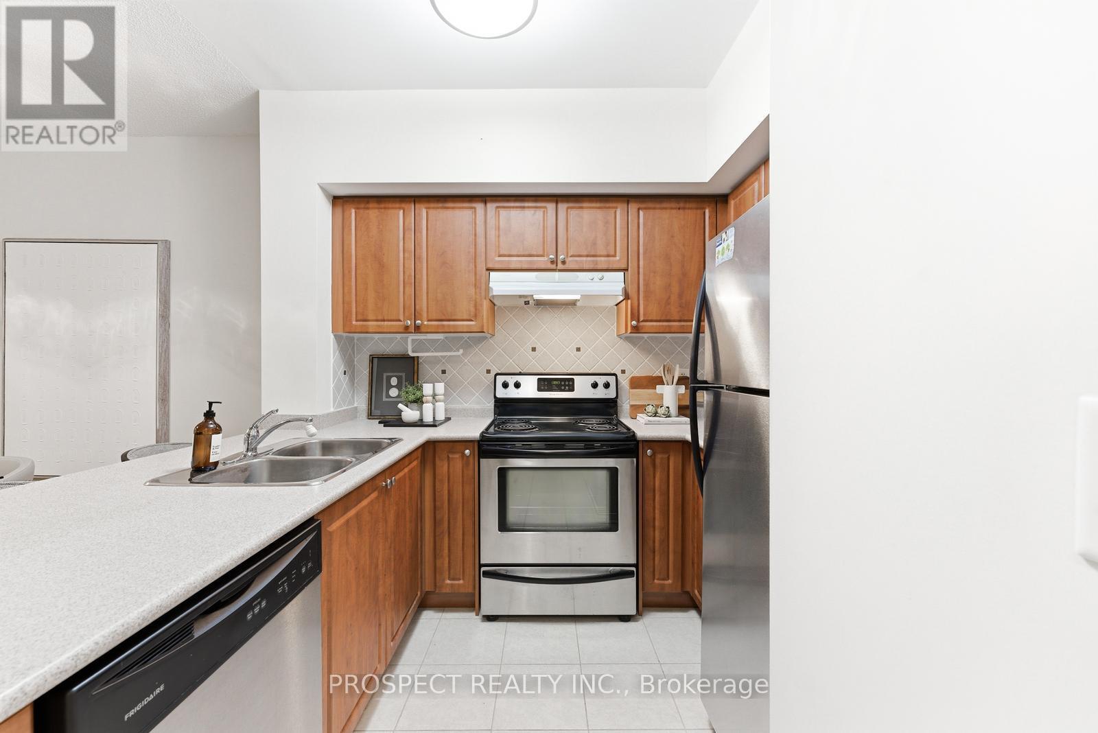 208 - 9451 Jane Street, Vaughan (Maple), Ontario  L6A 4J1 - Photo 5 - N12876272