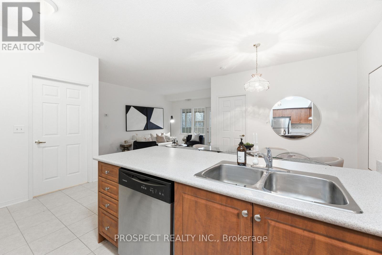 208 - 9451 Jane Street, Vaughan (Maple), Ontario  L6A 4J1 - Photo 6 - N12876272