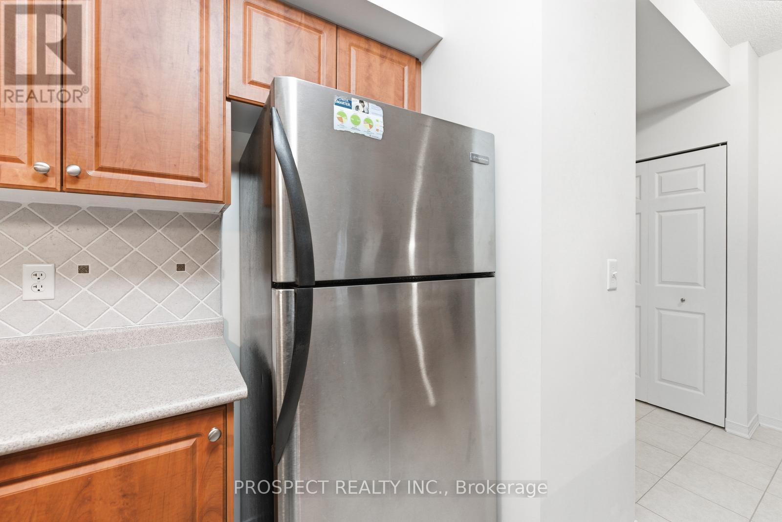 208 - 9451 Jane Street, Vaughan (Maple), Ontario  L6A 4J1 - Photo 8 - N12876272