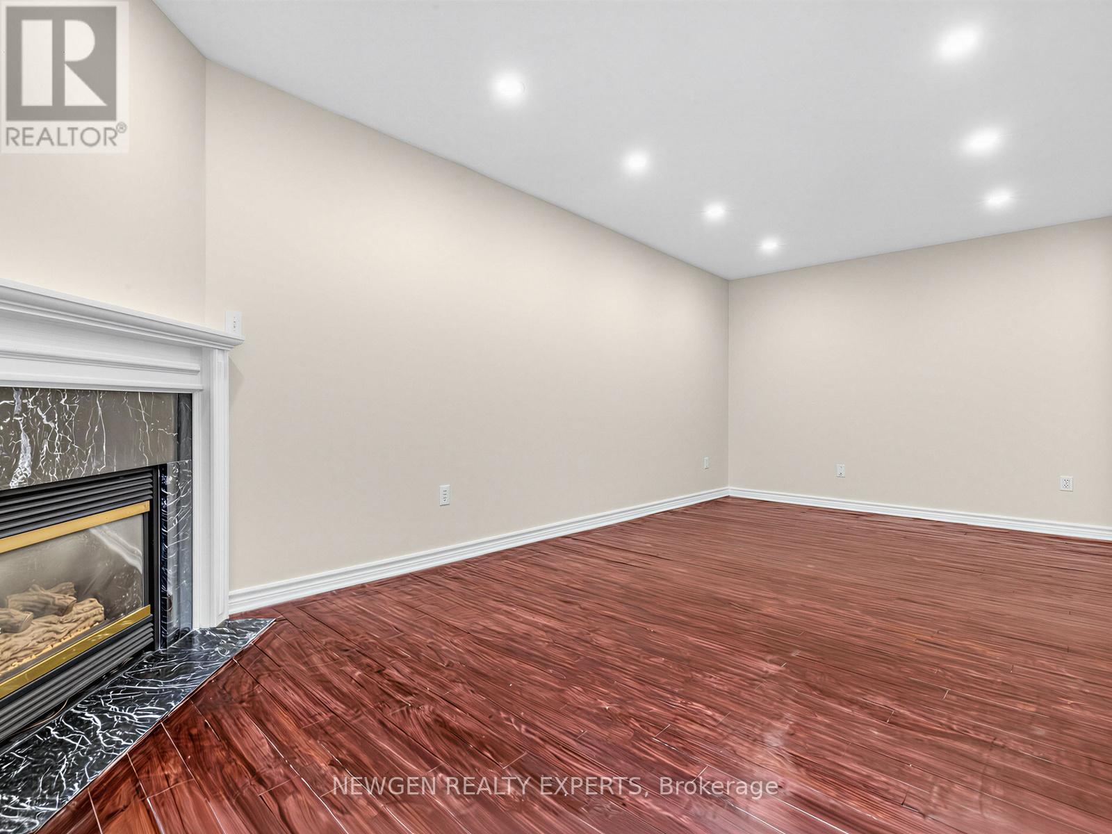 32 Bilbermar Drive, Richmond Hill (Devonsleigh), Ontario  L4S 1B9 - Photo 10 - N12876324