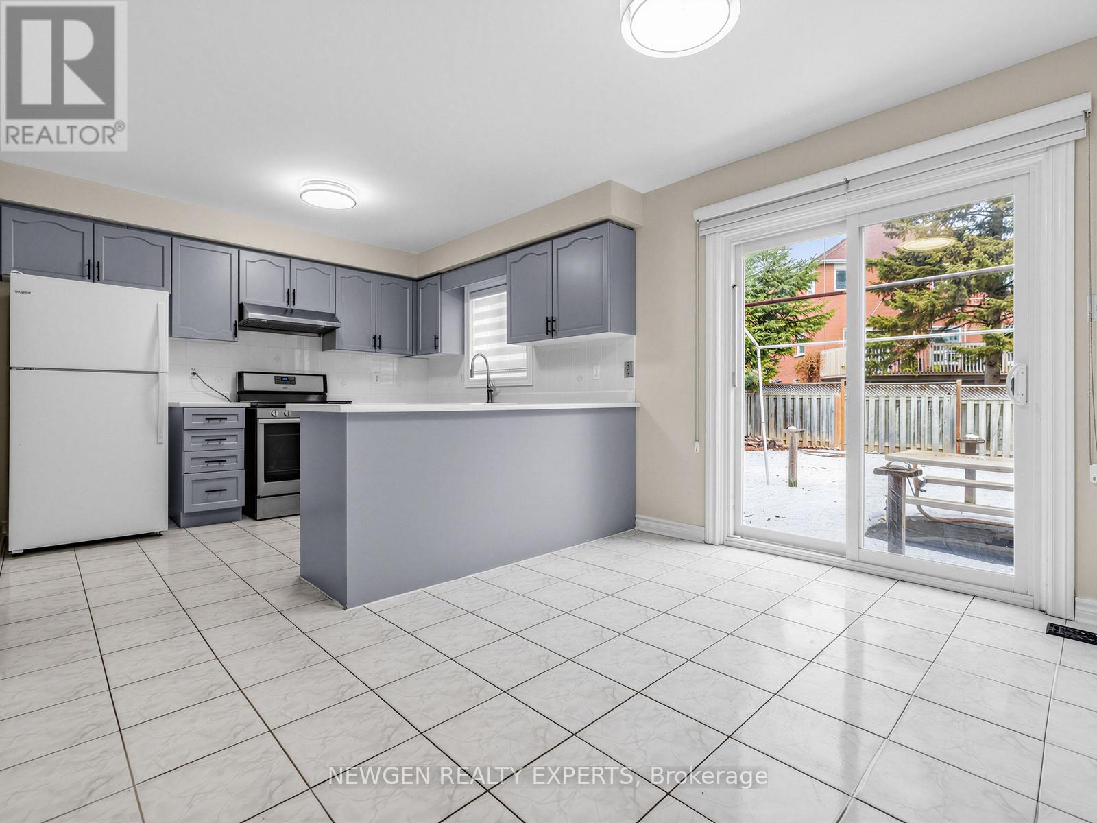 32 Bilbermar Drive, Richmond Hill (Devonsleigh), Ontario  L4S 1B9 - Photo 11 - N12876324