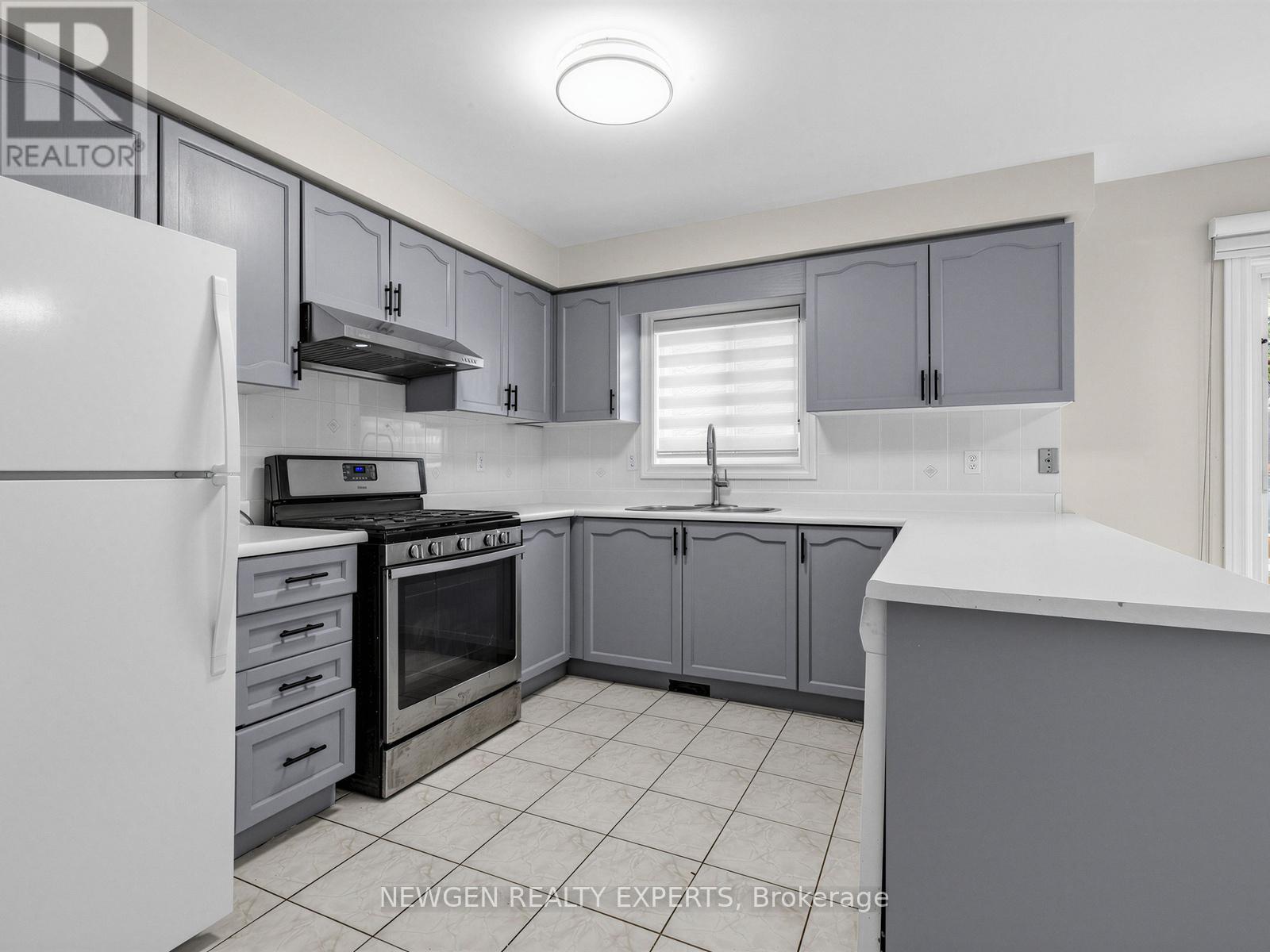 32 Bilbermar Drive, Richmond Hill (Devonsleigh), Ontario  L4S 1B9 - Photo 15 - N12876324